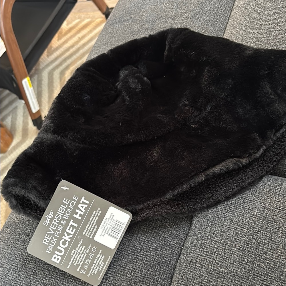 Sprigs Faux Fur Reversible Bucket Hat